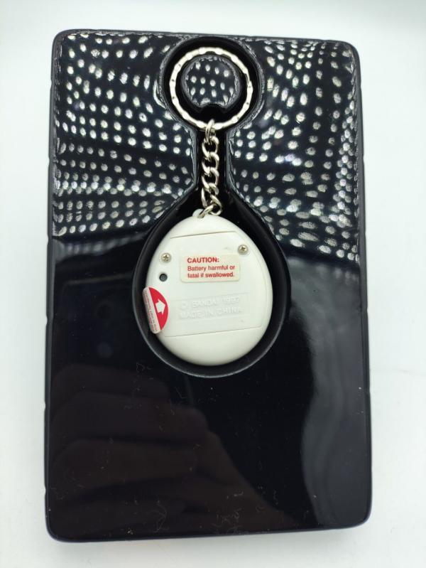 Tamagotchi Original P1/P2 white w/ blue Bandai 1997 English Boutique-Tamagotchis 4