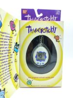 Tamagotchi Original P1/P2 white w/ blue Bandai 1997 English Boutique-Tamagotchis 6