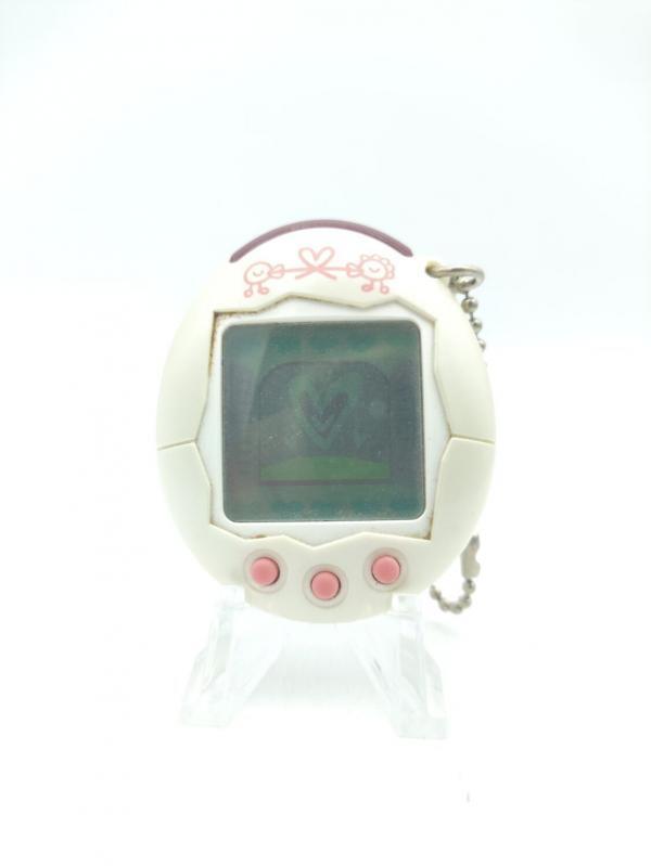 Tamagotchi Plus Connection Version 1 Shiny White bandai Boutique-Tamagotchis 2 Tamagotchi Plus Connection Version 1 Shiny White bandai Boutique-Tamagotchis 2