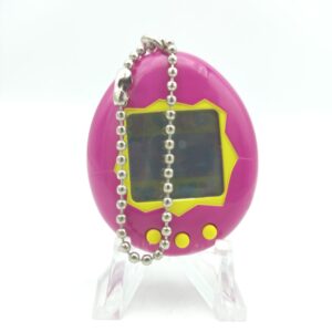 Tamagotchi Original P1/P2 Purple w/ yellow Original Bandai 1997 Boutique-Tamagotchis Tamagotchi Original P1/P2 Purple w/ yellow Original Bandai 1997 Boutique-Tamagotchis