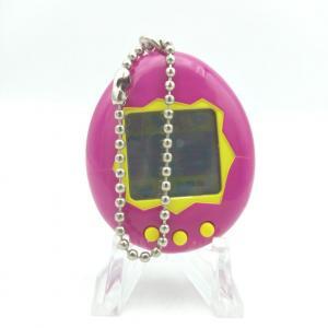 Tamagotchi Original P1/P2 Purple w/ yellow Original Bandai 1997 Boutique-Tamagotchis Tamagotchi Original P1/P2 Purple w/ yellow Original Bandai 1997 Boutique-Tamagotchis