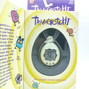 Tamagotchi Original P1/P2 White w/ black Original Bandai 1997 Boutique-Tamagotchis Tamagotchi Original P1/P2 White w/ black Original Bandai 1997 Boutique-Tamagotchis