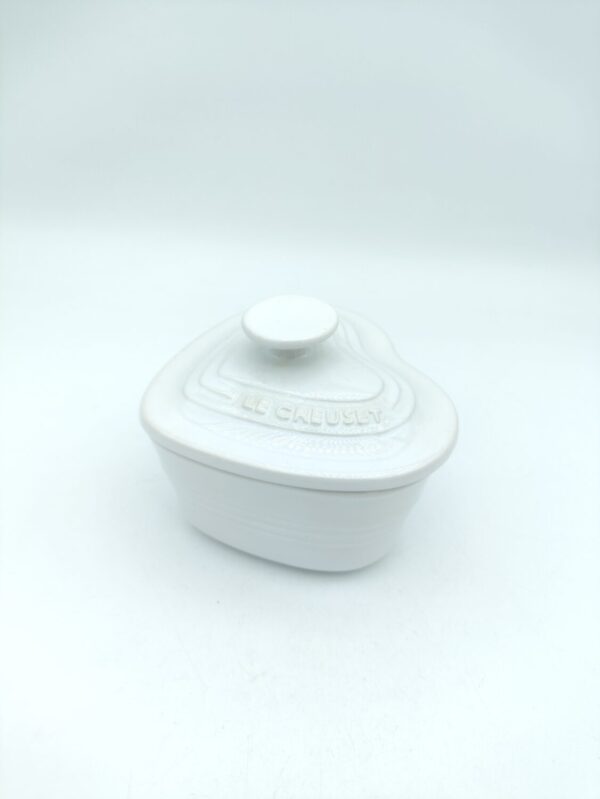 Le Creuset Heart Cocotte Petite Ramekin D’amour White with Lid Japan Boutique-Tamagotchis 2 Le Creuset Heart Cocotte Petite Ramekin D’amour White with Lid Japan Boutique-Tamagotchis 2