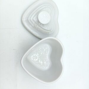 Le Creuset  Heart Cocotte Petite Ramekin D&rsquo;amour White with Lid Japan Boutique-Tamagotchis 2