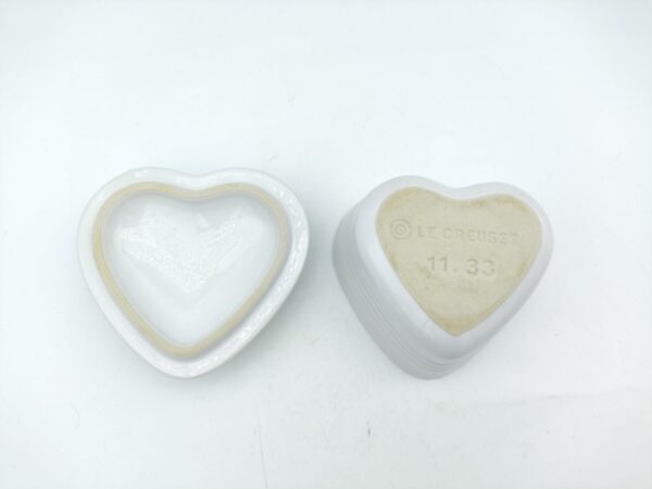 Le Creuset Heart Cocotte Petite Ramekin D’amour White with Lid Japan Boutique-Tamagotchis 4 Le Creuset Heart Cocotte Petite Ramekin D’amour White with Lid Japan Boutique-Tamagotchis 4